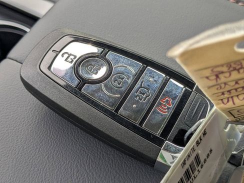 New 2026 Lincoln Nautilus Reserve AWD/4WD image 33