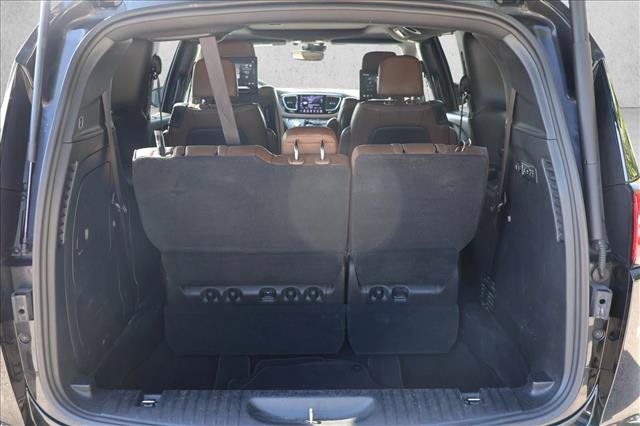 Used 2020 Chrysler Pacifica Limited FWD image 25