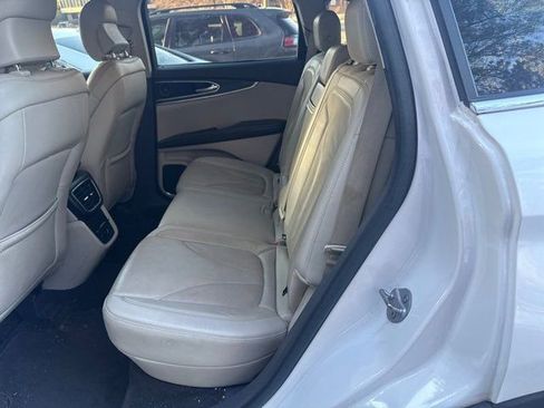 Used 2019 Lincoln Nautilus Select image 5