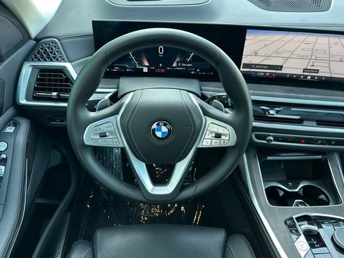 Used 2025 BMW X7 xDrive40i AWD/4WD image 13