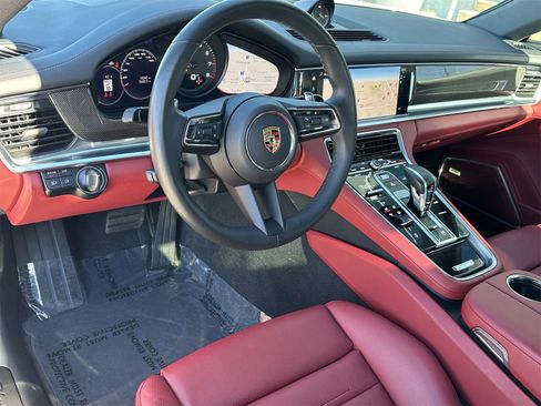 Certified 2023 Porsche Panamera 4 Platinum Edition image 4