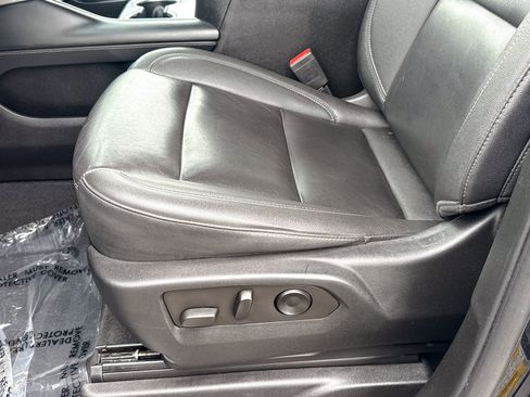 Certified 2022 Chevrolet Suburban LT w/ Luxury Package image 21