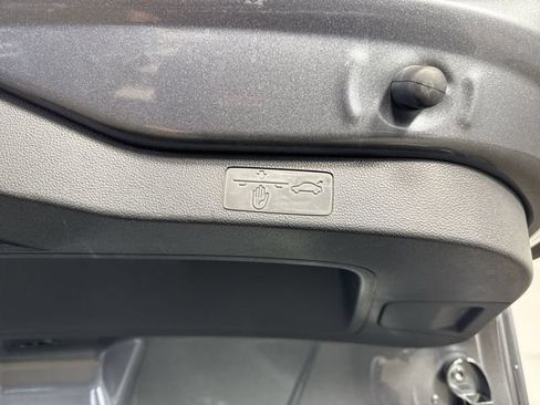 Used 2023 Volkswagen Jetta SE FWD image 34