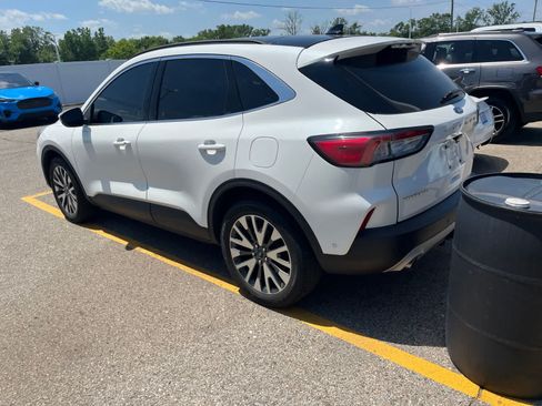 Used 2020 Ford Escape Titanium AWD/4WD image 10