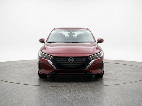 Used 2025 Nissan Sentra SV FWD image 2