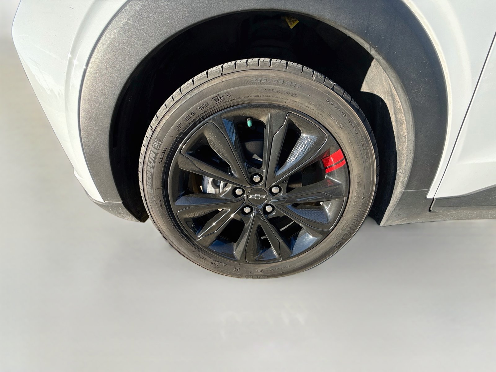 Used 2023 Chevrolet Bolt EUV LT w/ Redline Edition FWD image 9