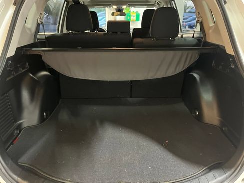 Used 2018 Toyota RAV4 XLE w/ Plus Extra Value Package FWD image 25