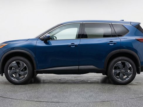 Used 2025 Nissan Rogue SV image 5