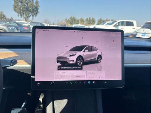 Used 2022 Tesla Model Y Long Range image 16