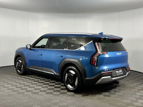 Used 2024 Kia EV9 Wind image 10