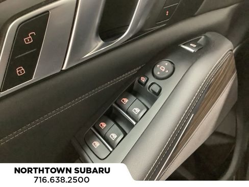 Used 2025 BMW X5 xDrive40i w/ Parking Assistance Package image 17