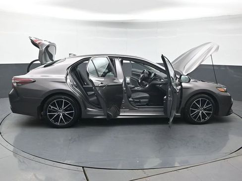 Used 2023 Toyota Camry SE w/ Cold Weather Package image 51