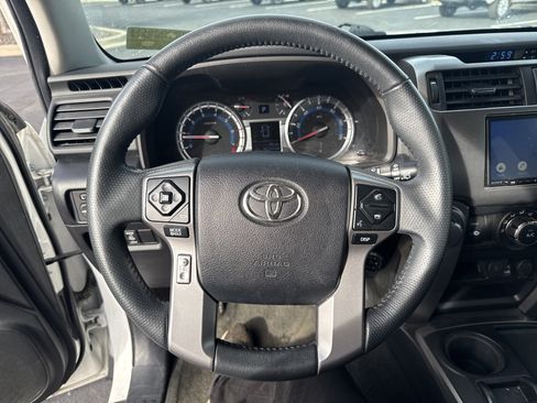 Used 2018 Toyota 4Runner SR5 Premium image 17