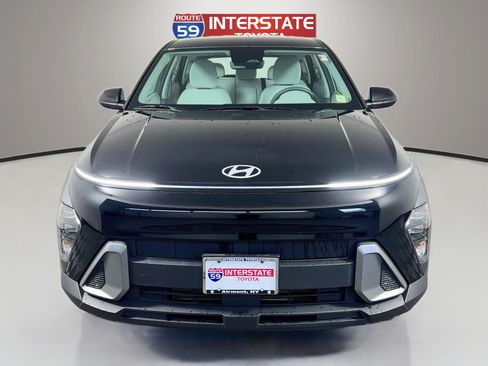 Used 2024 Hyundai Kona SE AWD/4WD image 2