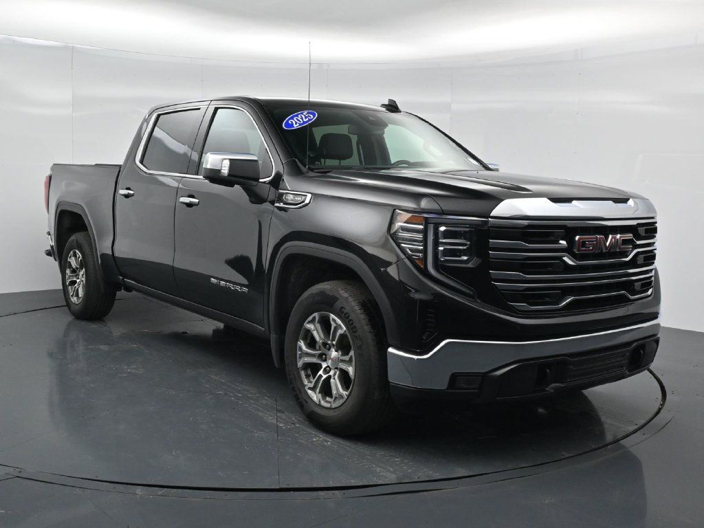 Used 2025 GMC Sierra 1500 SLT RWD image 3