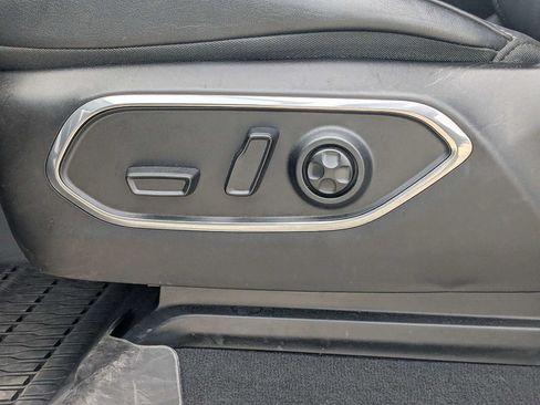 Certified 2024 Jeep Wagoneer Series II AWD/4WD image 22