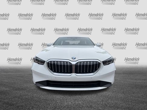 Used 2025 BMW 530i image 3