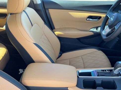 New 2025 Nissan Sentra SV w/ SV Premium Package image 12