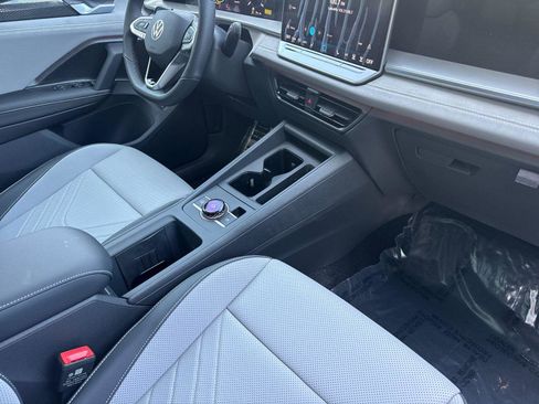 New 2026 Volkswagen Tiguan SE R-Line AWD/4WD image 15