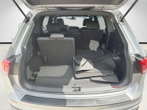 Used 2022 Volkswagen Tiguan SE R-Line FWD image 28