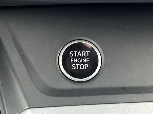 Used 2024 Audi Q3 2.0T Premium image 12