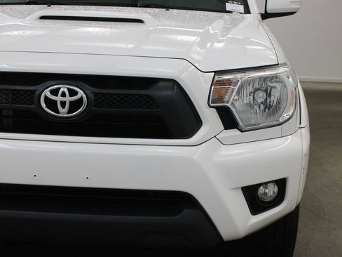 Used 2014 Toyota Tacoma PreRunner w/ TRD Sport Package image 8