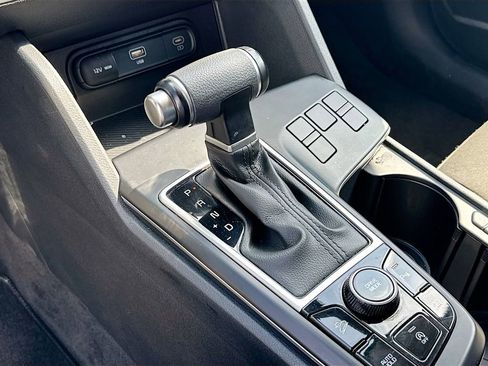 Used 2024 Kia Sportage LX image 17