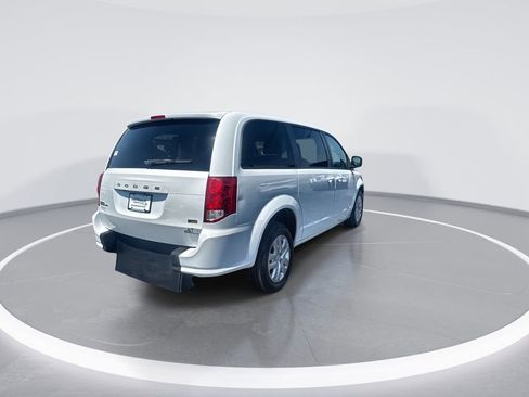 Used 2018 Dodge Grand Caravan SE FWD image 8
