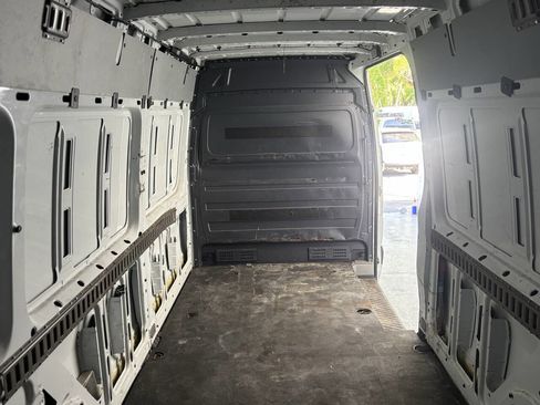 Used 2018 Mercedes-Benz Sprinter 3500 image 15