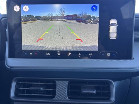 New 2025 Ford Maverick XL image 3