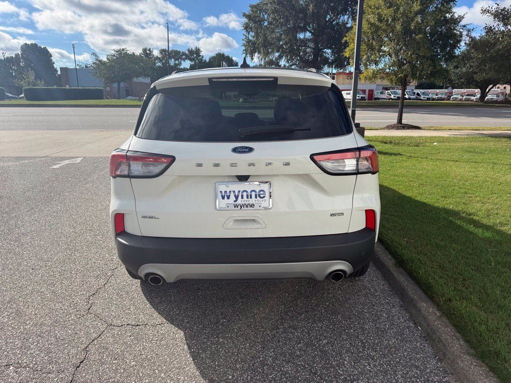 Used 2022 Ford Escape SEL FWD image 3