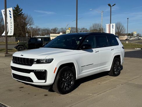 New 2026 Jeep Grand Cherokee L Summit image 3