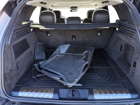 Used 2025 Land Rover Range Rover Sport Dynamic SE image 17