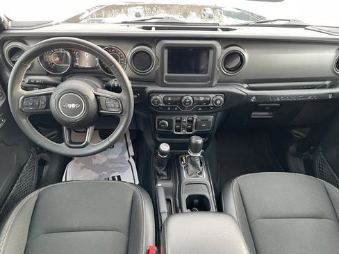 Used 2023 Jeep Wrangler Unlimited Sport image 17