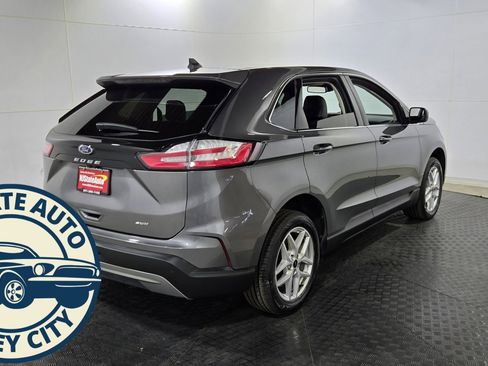Used 2024 Ford Edge SEL image 7