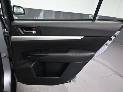Used 2012 Subaru Outback 2.5i AWD/4WD image 32