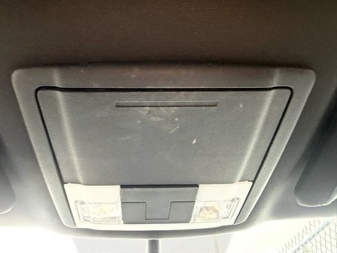Used 2017 Ford Explorer XLT w/ Equipment Group 202A AWD/4WD image 23