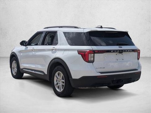 Used 2025 Ford Explorer Active RWD image 8