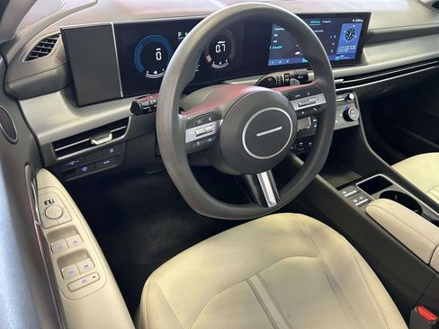 Used 2025 Hyundai Sonata SEL FWD image 11