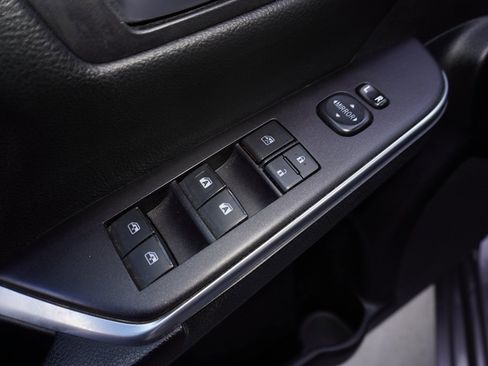 Used 2016 Toyota Camry SE image 13