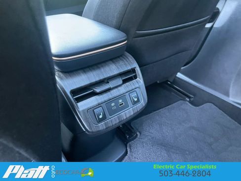 Used 2024 Nissan Ariya FWD image 39