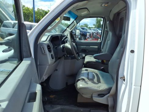 Used 2017 Ford E-450 and Econoline 450 Super Duty RWD image 10
