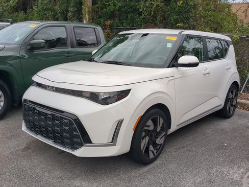 Certified 2023 Kia Soul GT-Line image 3