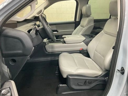 Used 2025 Ford Expedition Max Active image 8