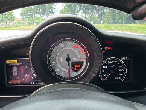 Used 2017 Ferrari 488 GTB RWD image 29