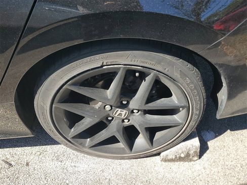 Used 2023 Honda Civic Sport image 5