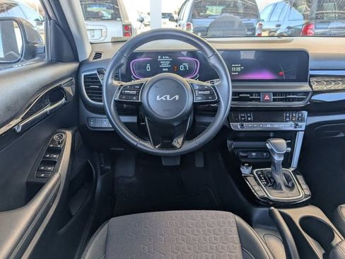 Used 2025 Kia Seltos S image 23