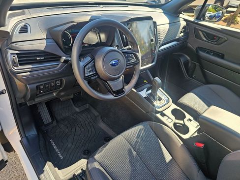 Used 2025 Subaru Forester Premium AWD/4WD image 19