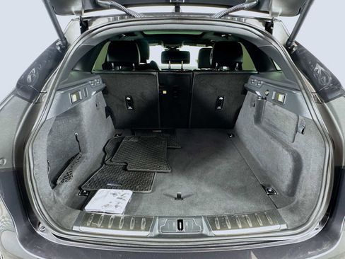 Used 2024 Jaguar F-PACE R-Dynamic S image 25