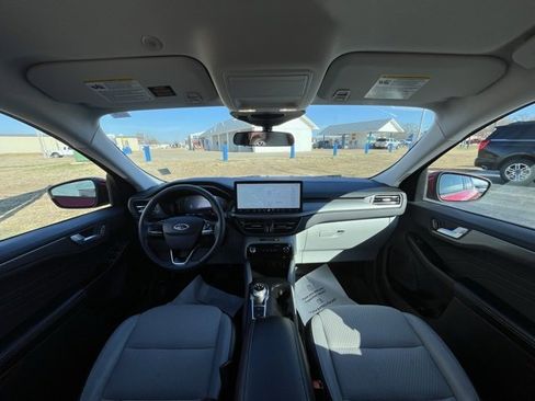 Used 2024 Ford Escape SE image 10